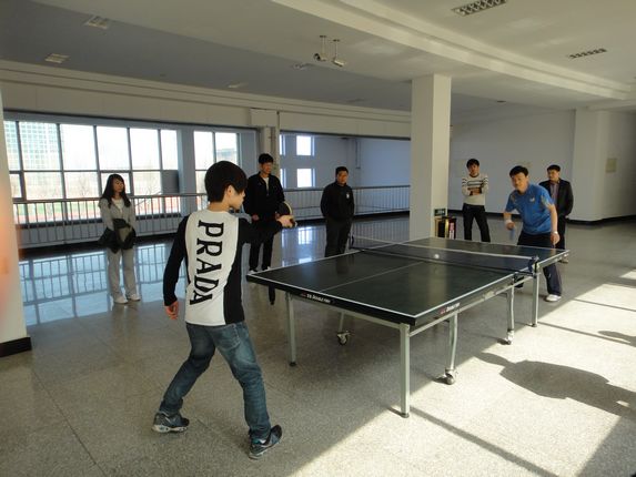 阳雨乒乓球社团举办庆“五四”乒乓球师生友谊赛