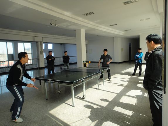阳雨乒乓球社团举办庆“五四”乒乓球师生友谊赛